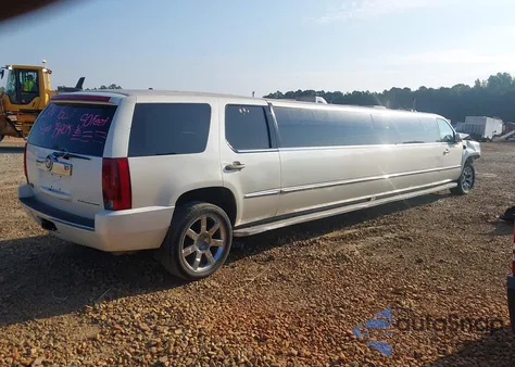 2007 Cadillac Escalade Standard z USA, uszkodzony, nr VIN 1GYEC63887R388340